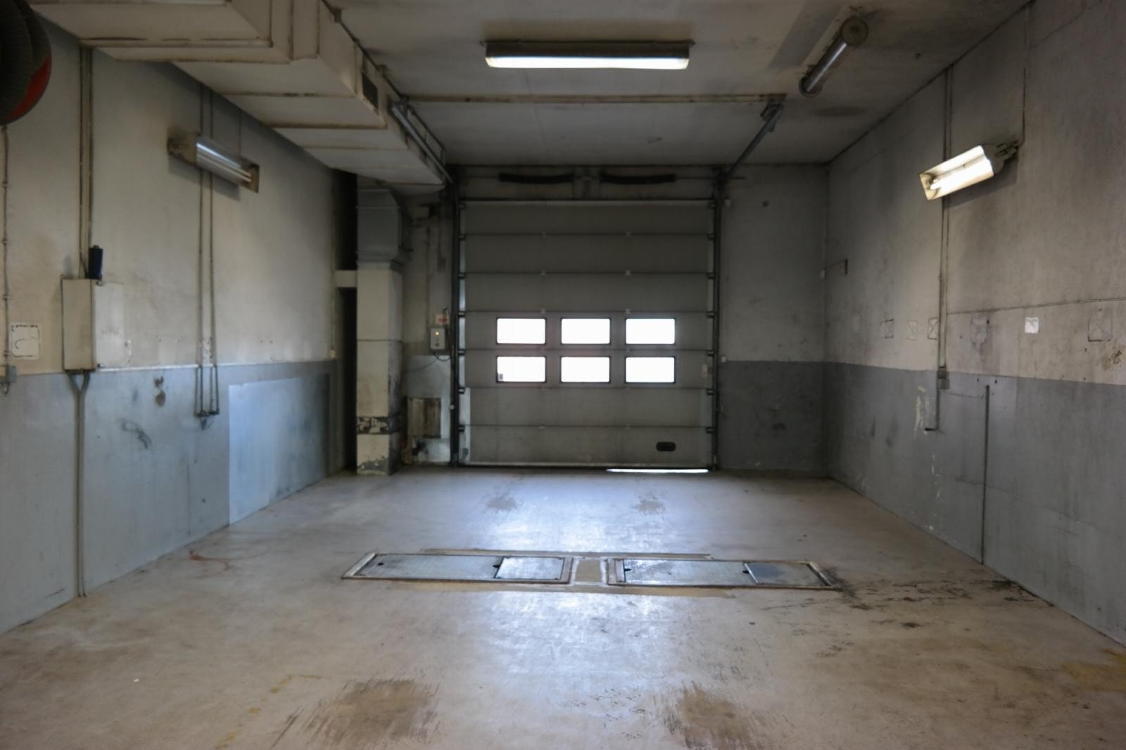 Vaskehall med egen innkjøring. Galleribilde