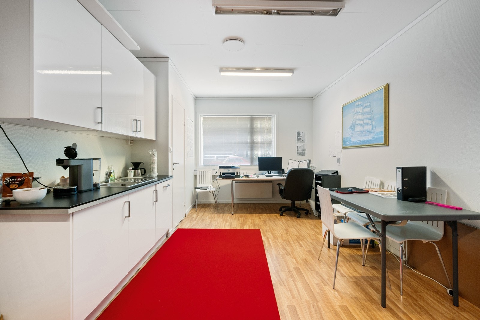 Kjøkken i kontordel Galleribilde