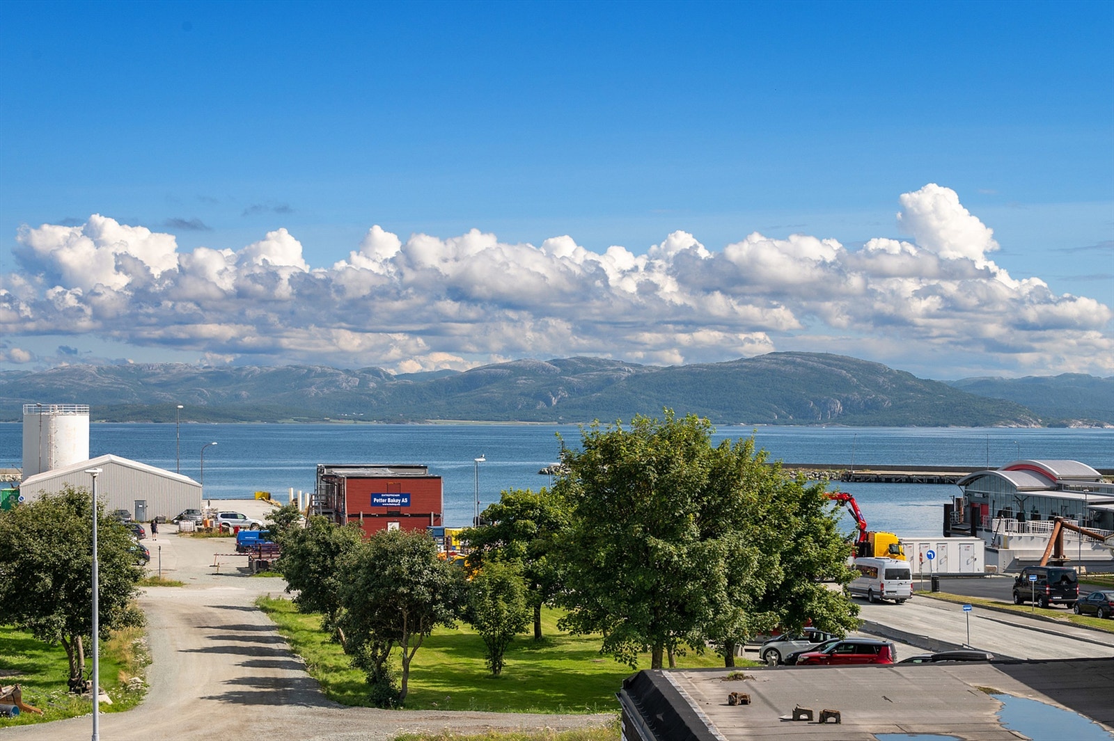 Utsikt mot sørøst. Galleribilde