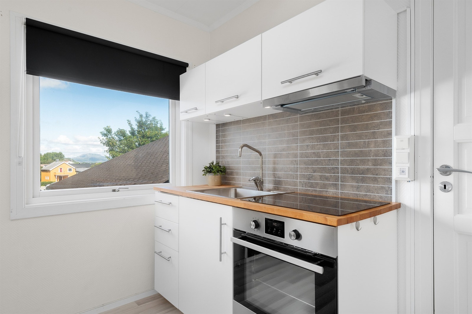 Det er nylig innsatt tekjøkken i flere av utleierommene. Galleribilde