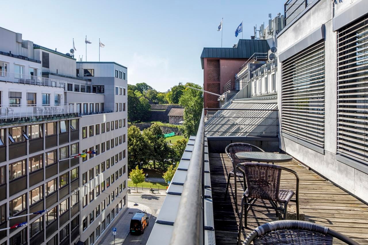 Terrasse 6. etasje - veldig gode solforhold og utsikt til Kontraskjæret Galleribilde