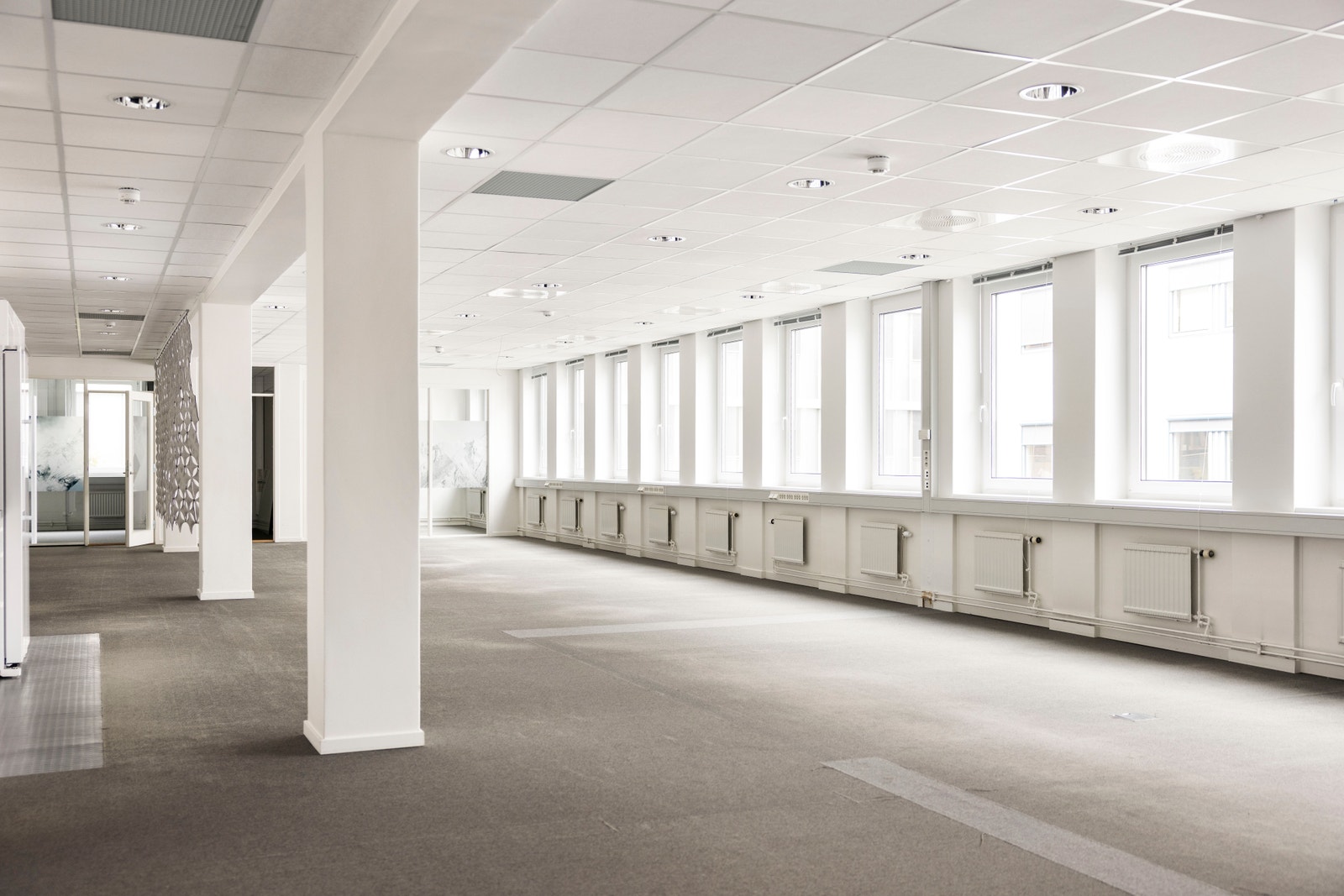 Vinduene ble byttet og fikk moderne solskjerming i 2022 Galleribilde