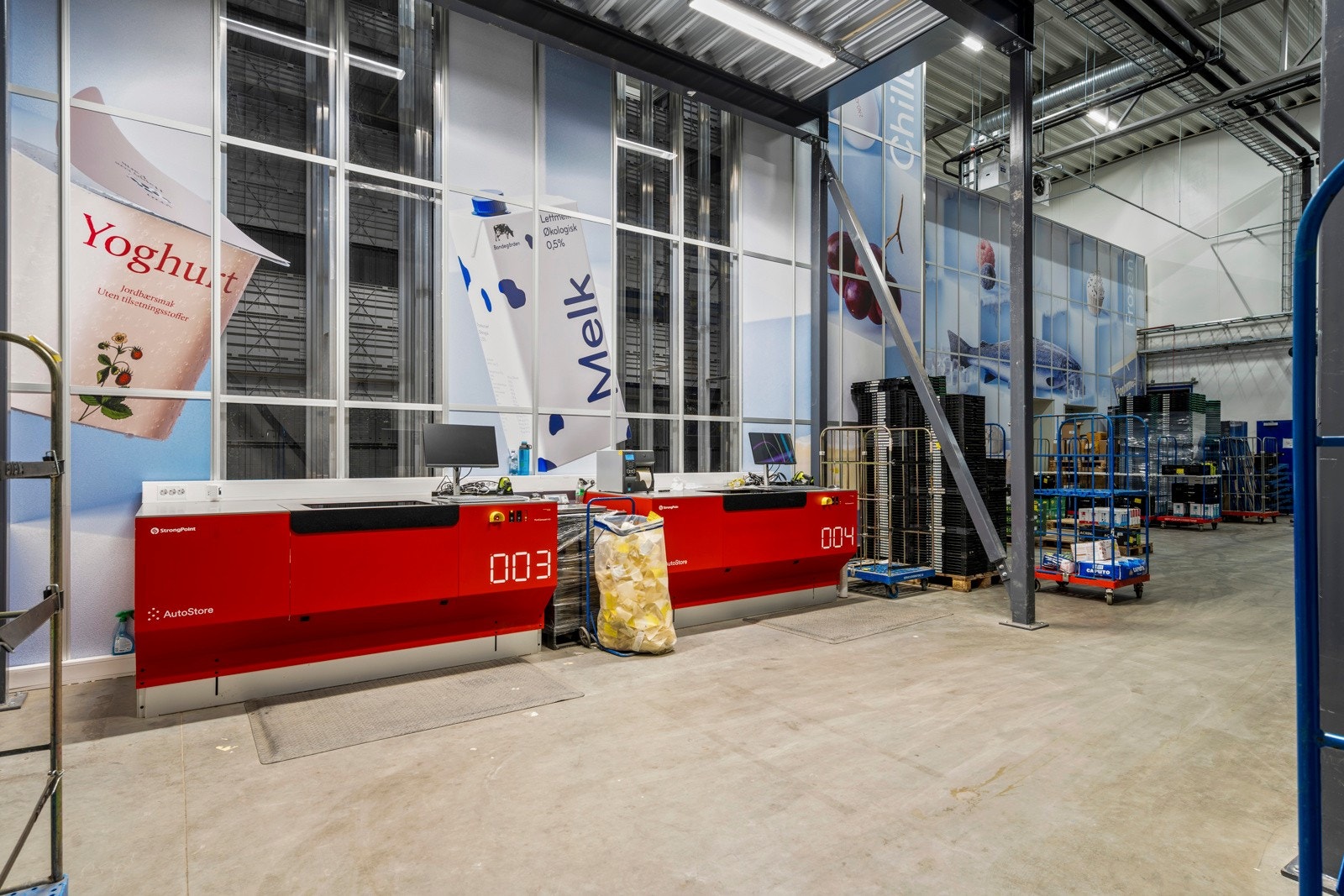 Ryddige og godt organisert lagerareal Galleribilde