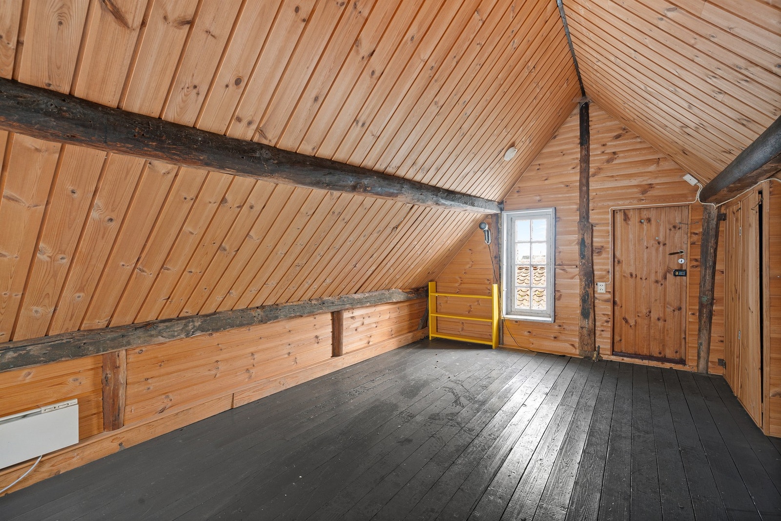 Med en sentral og historisk beliggenhet er dette en ypperlig anledning for den som vil etablere seg i et av Stavangers mest ettertraktede områder. Galleribilde