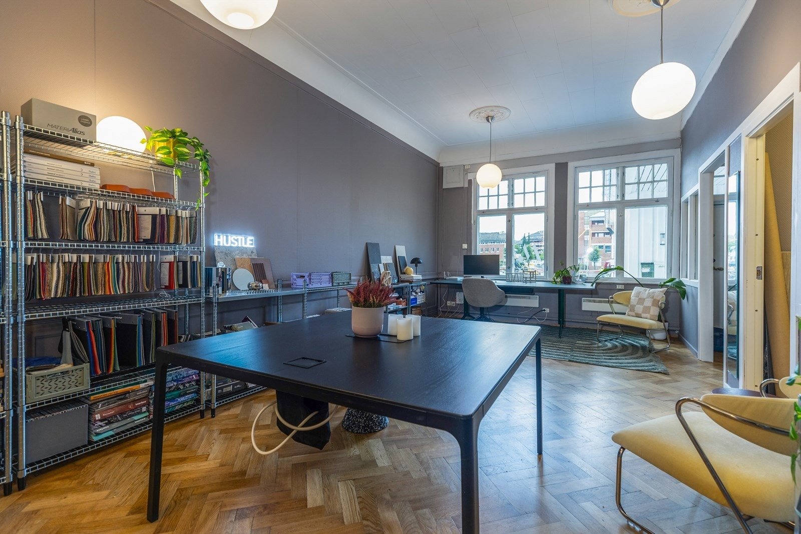 Lokalene egner seg for mindre kontorbedrifter eller for virksomheter innen helse/behandling, salg og service. Galleribilde