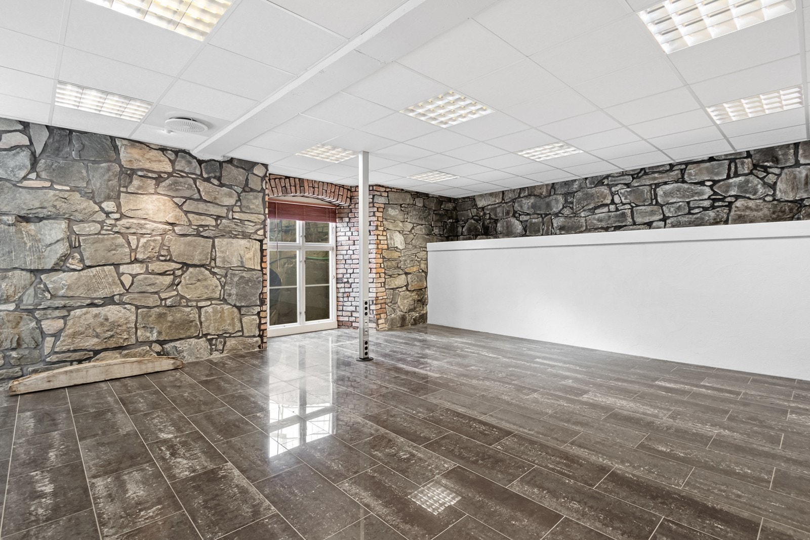 Lokaler i u.etg. Galleribilde