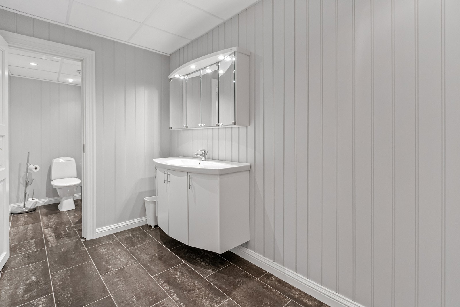 Bad med wc. Galleribilde