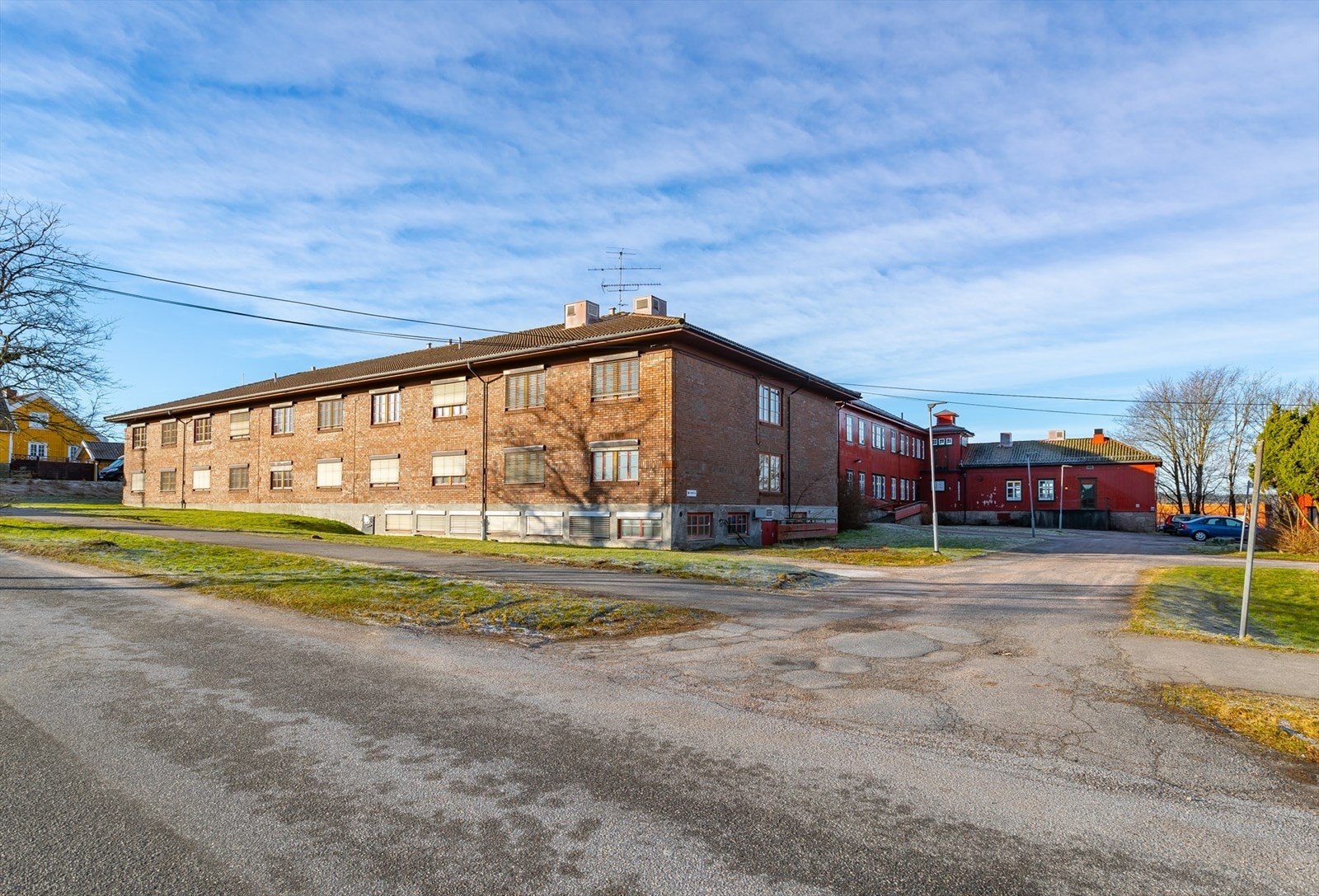 Innkjøring til eiendommen fra Roald Amundsens vei Galleribilde