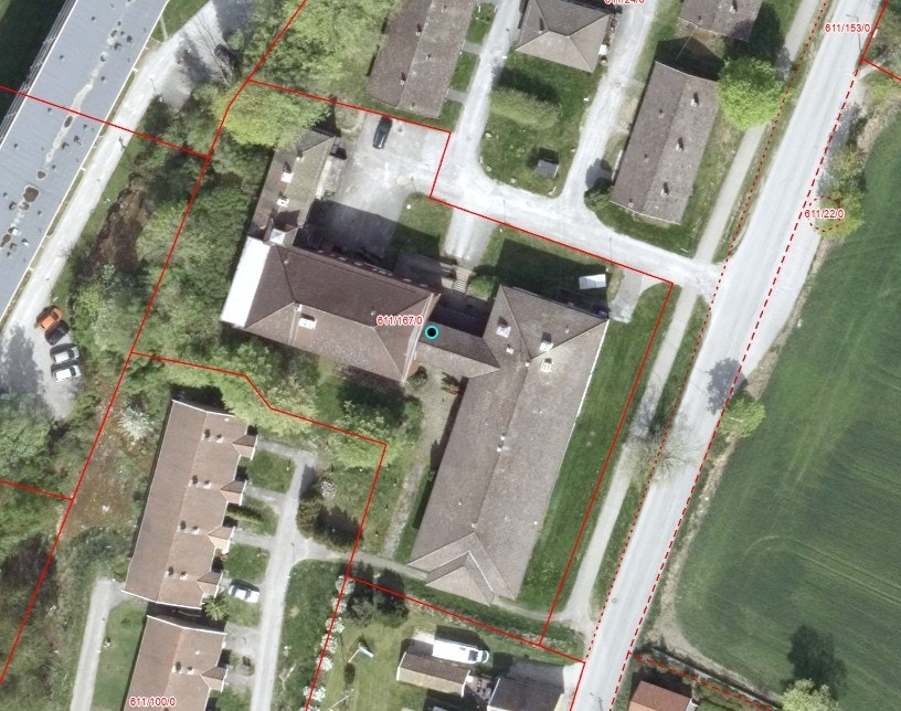 Flyfoto med tomtegrenser hentet fra www.fredrikstad.kommune.no Galleribilde