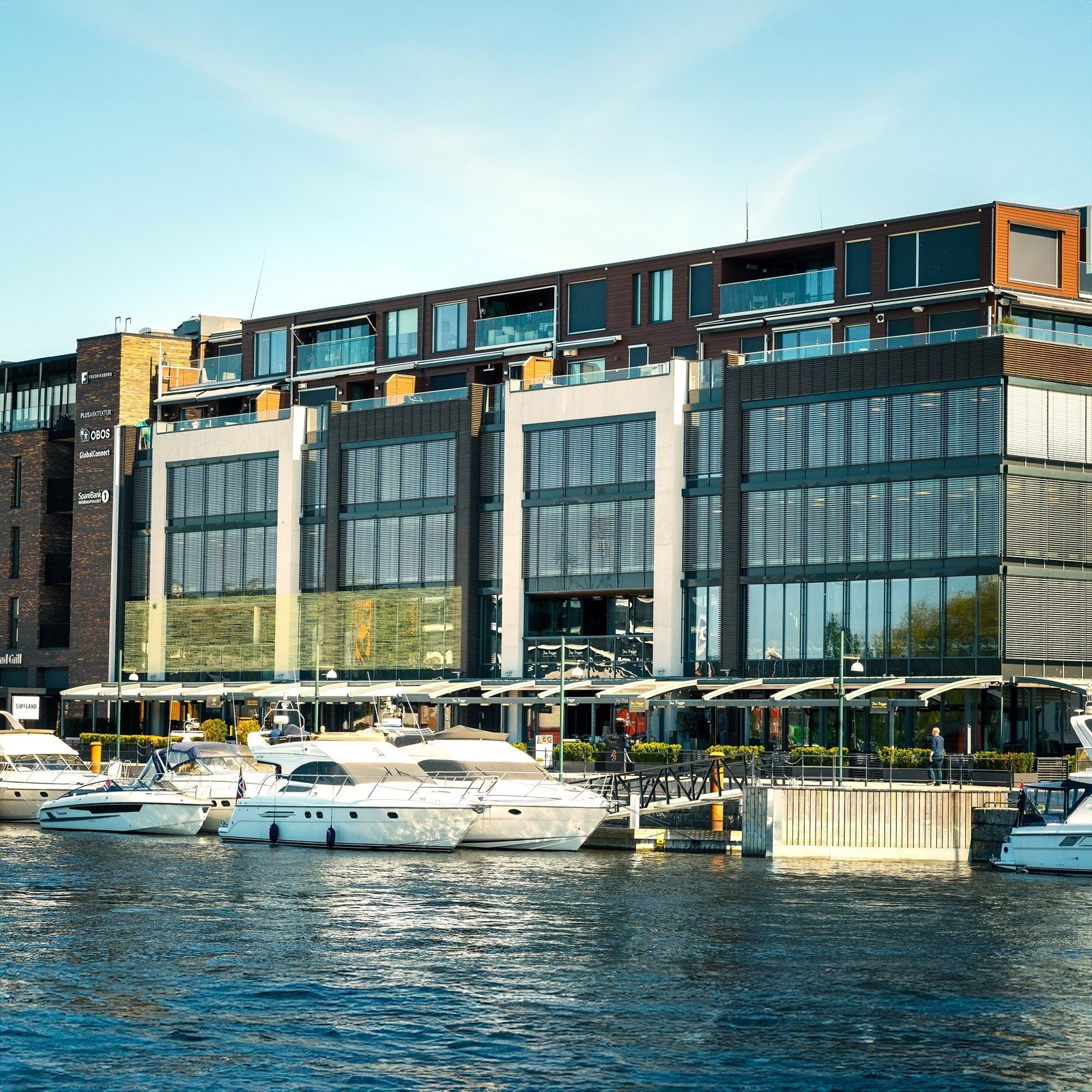 Kontorer nærmere vannkanten er det vanskelig å finne Galleribilde