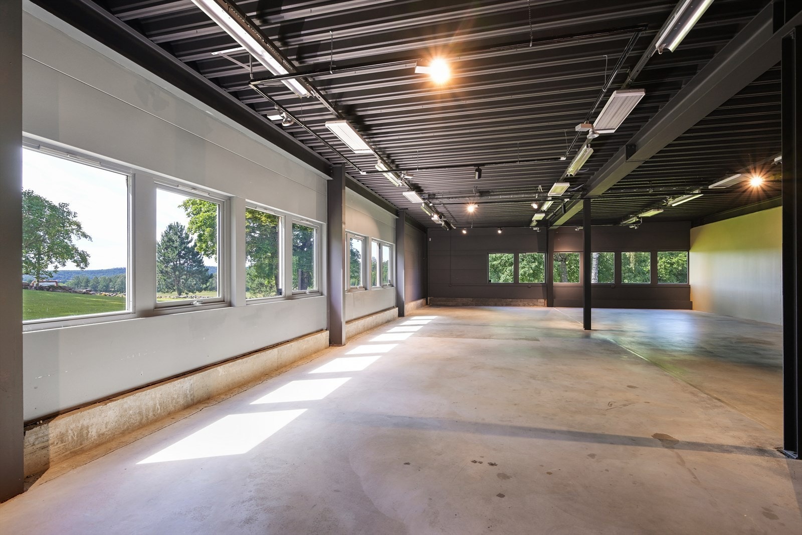 1. etg. lager, showrom Galleribilde