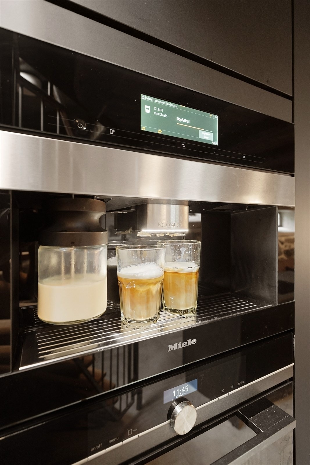 Kaffemaskinen fra Miele lager de deiligste kaffene til alle de ansatte. Galleribilde