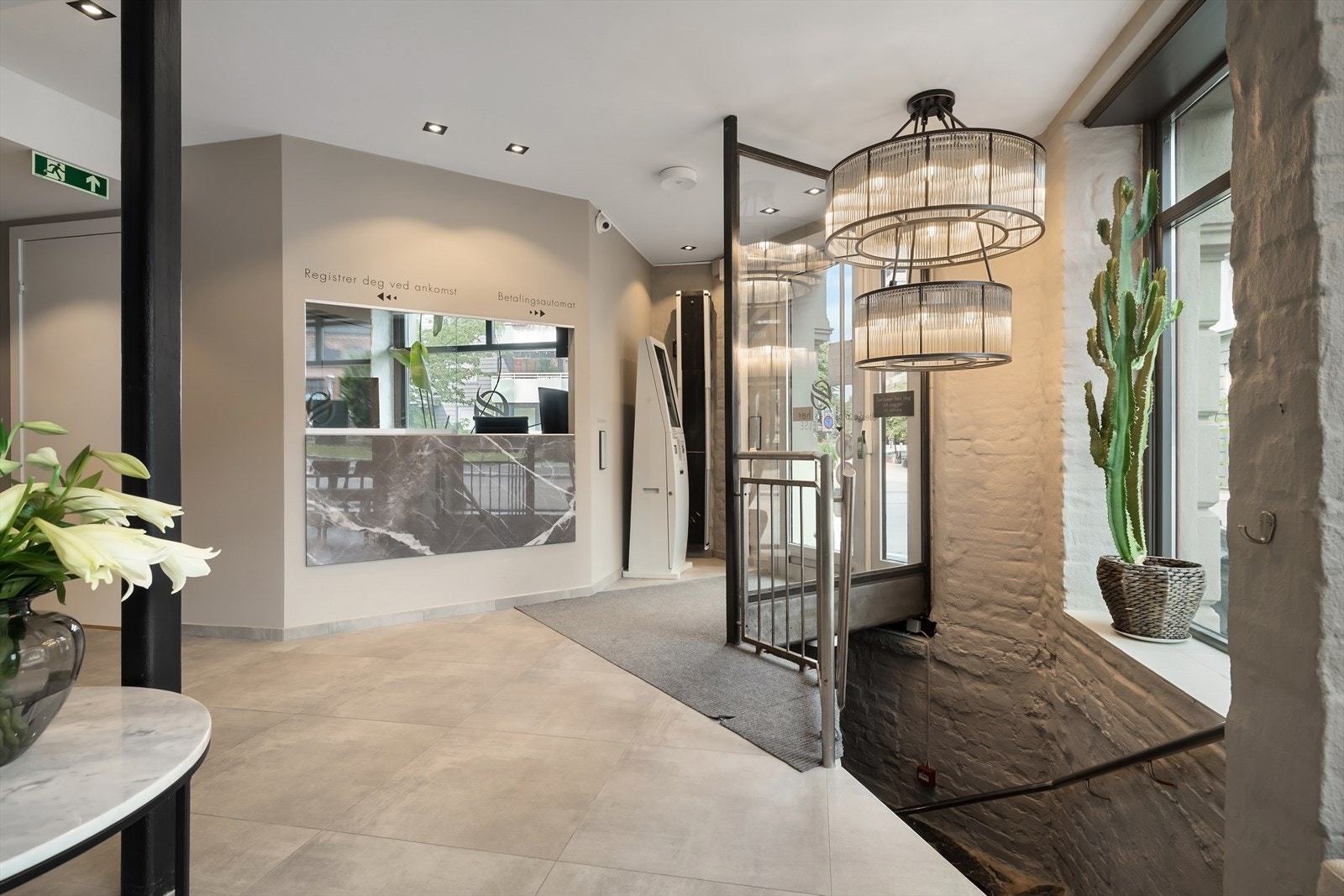 Fra venterommet går det trapp ned til underetasjen der de ansattes pauserom er. Galleribilde