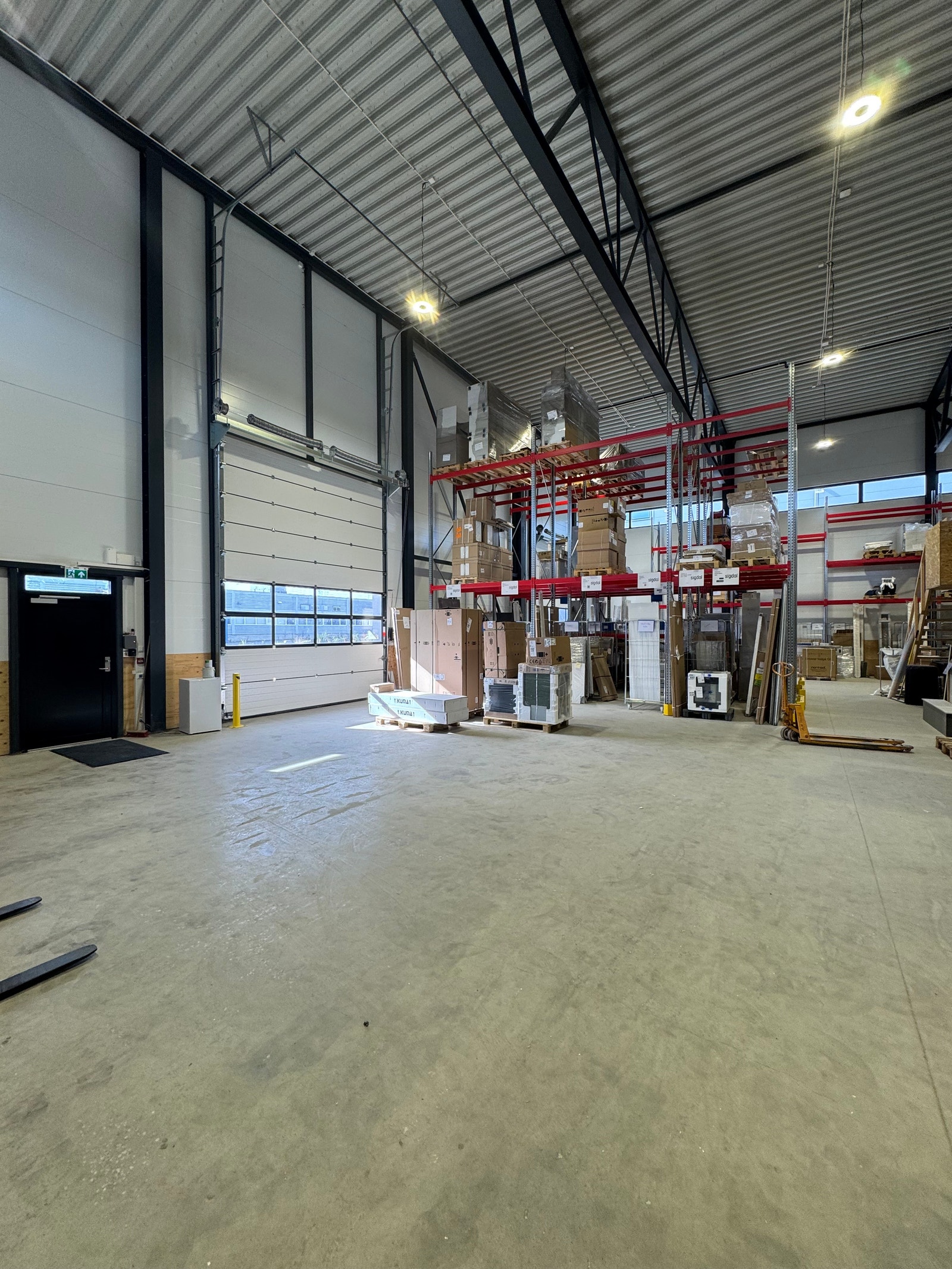 Arealer til lager, produksjon, lett industri eller forretning. Galleribilde