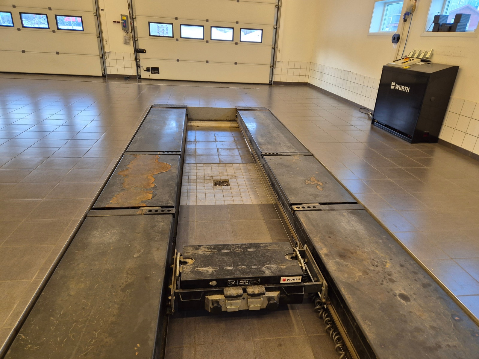 Næringsparkvegen 20 - innsiden av verksted Galleribilde