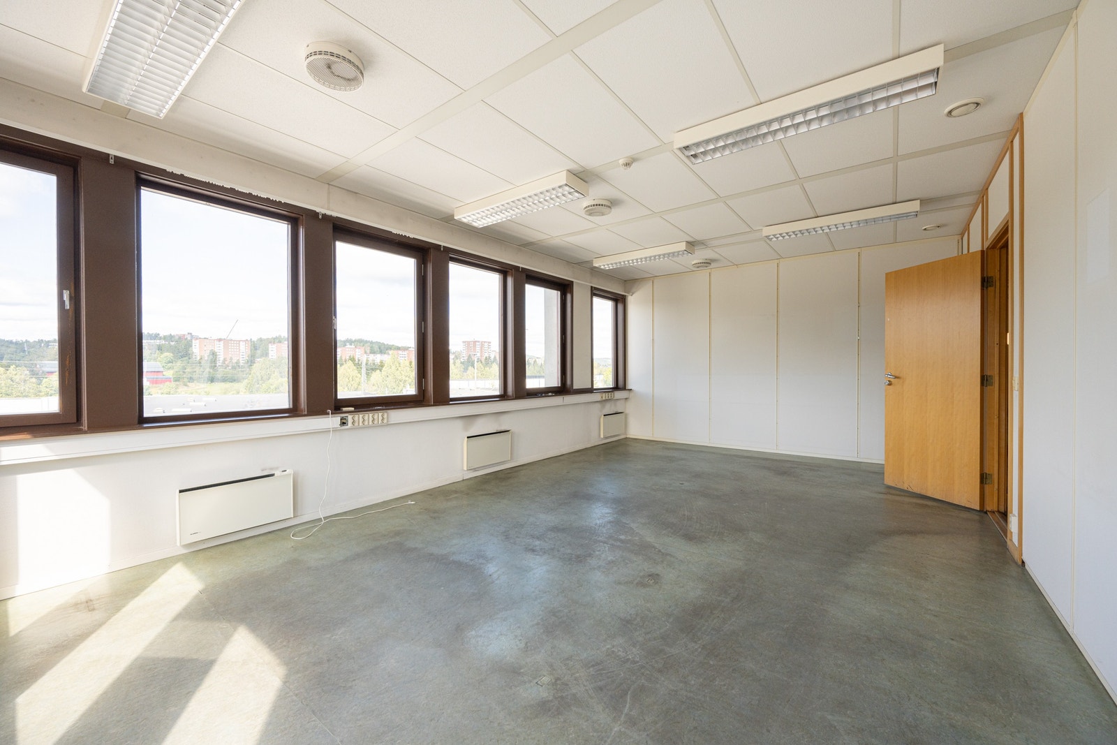 Bildene viser dagens standard. Gårdeier er fleksibel og kan tilpasse og oppgradere lokalene i samarbeid med leietaker. Galleribilde