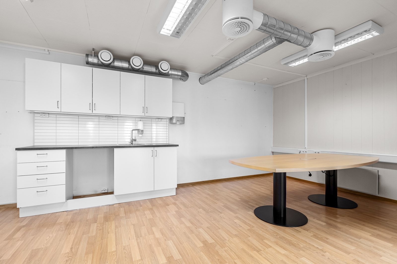 Kombinert spiserom og kjøkken Galleribilde