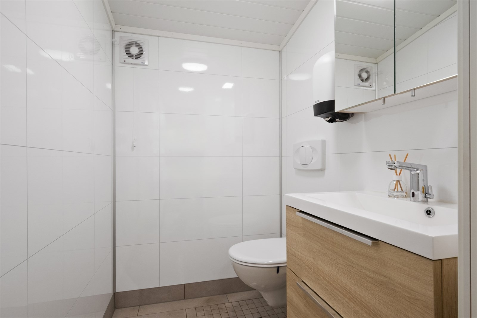 060.jpg Galleribilde