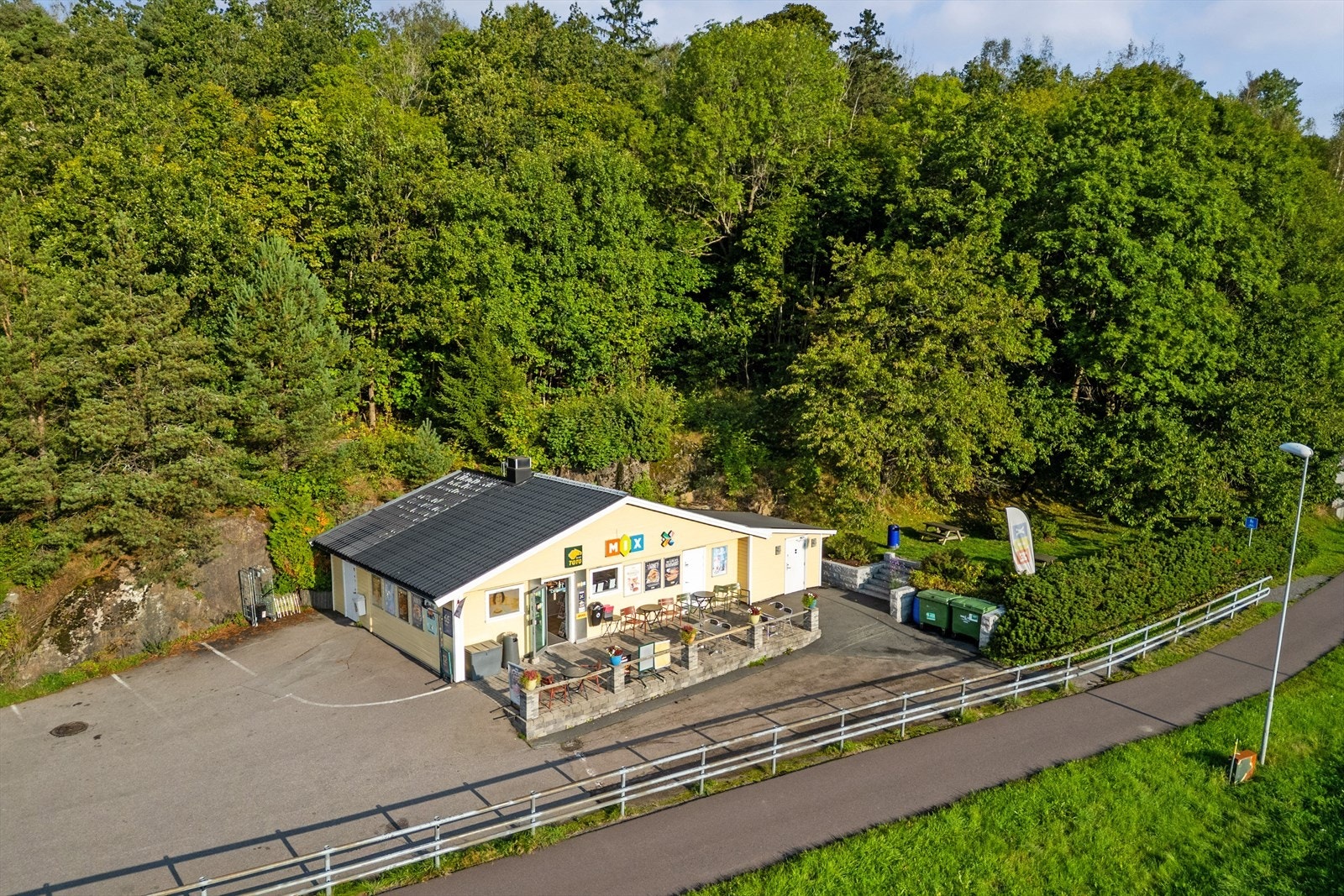 003.jpg Galleribilde