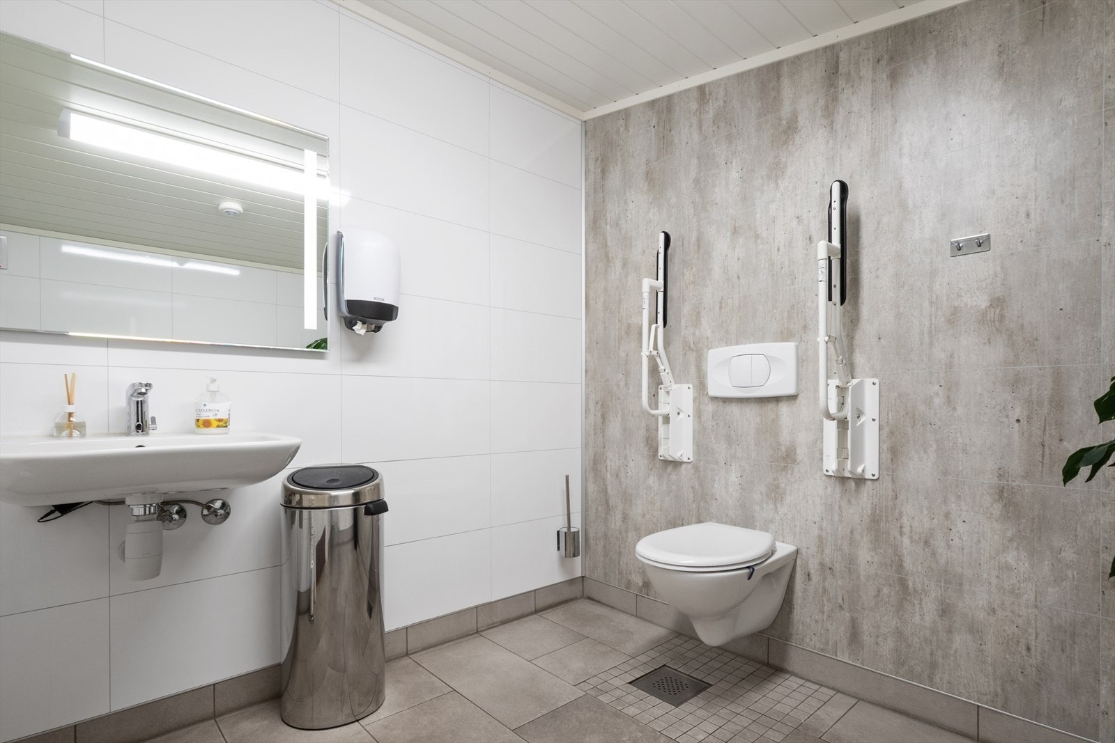 063.jpg Galleribilde