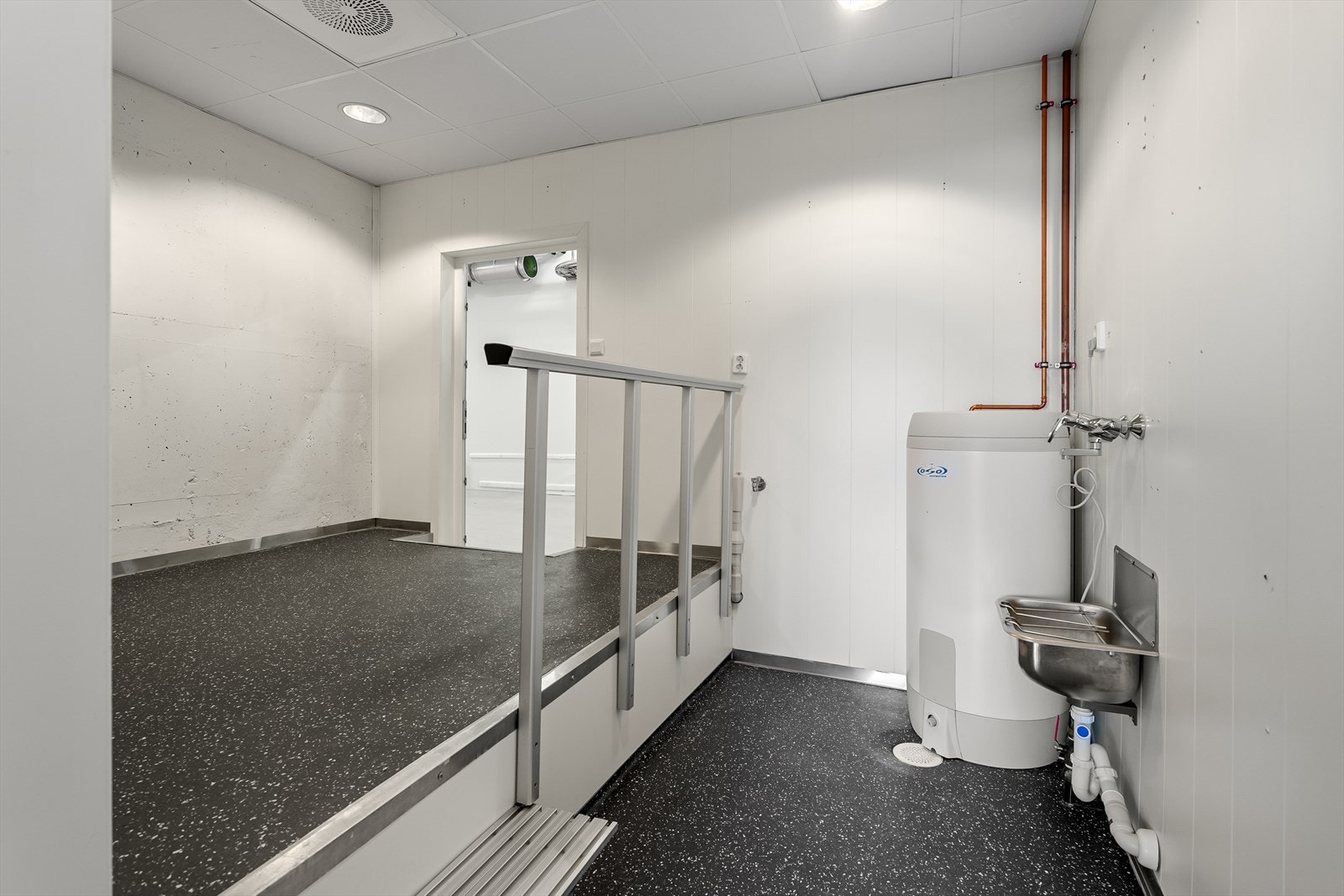 Tilgang mellom kontorer og lager Galleribilde