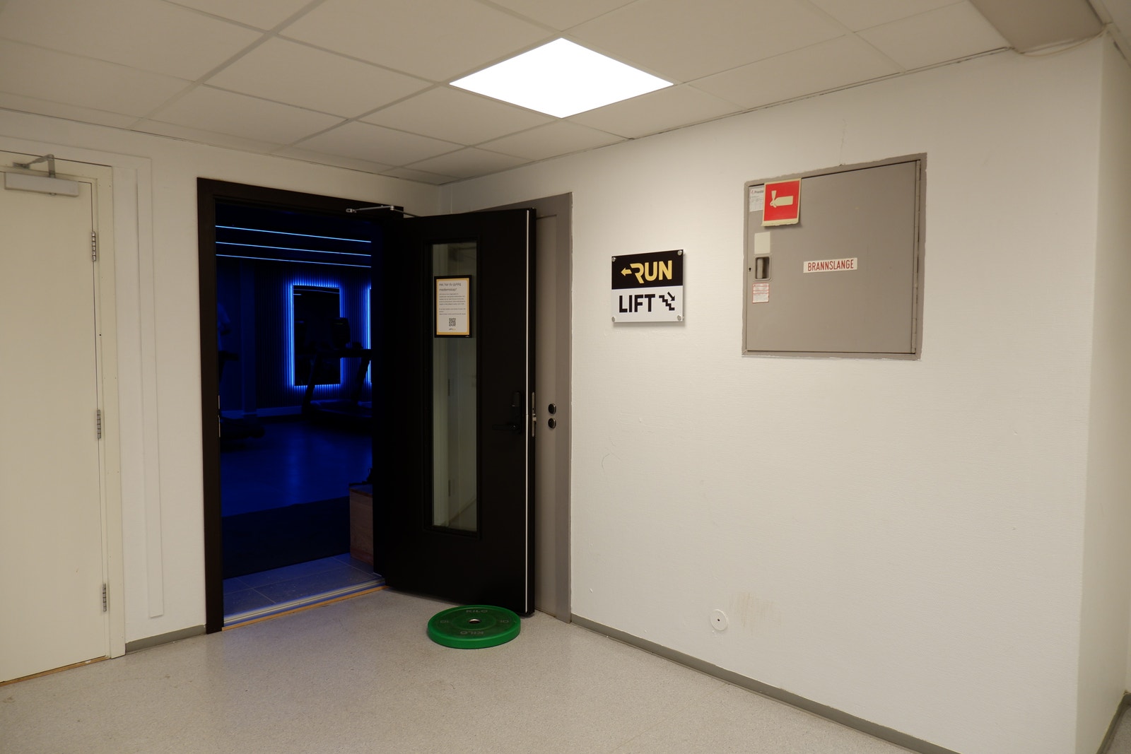 Inngang til treningssenter i 1 etasje Galleribilde