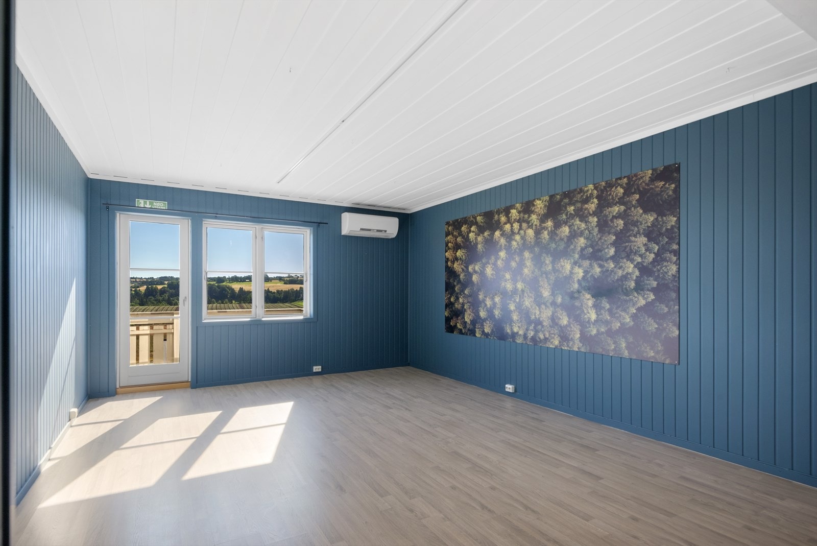 Stue i leilighet toppetasje , varmepumpe Galleribilde