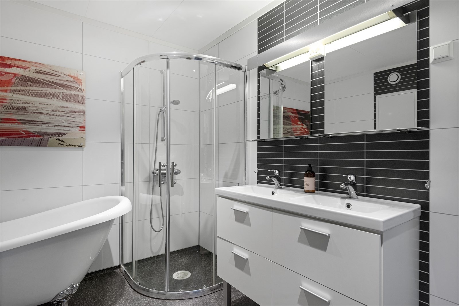 Bad i leilighet toppetasje Galleribilde