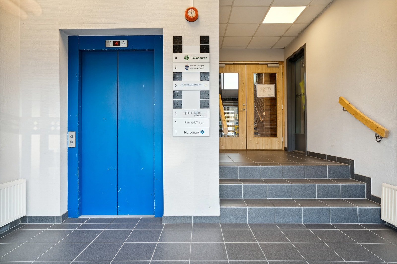 Entré og felles heis Galleribilde