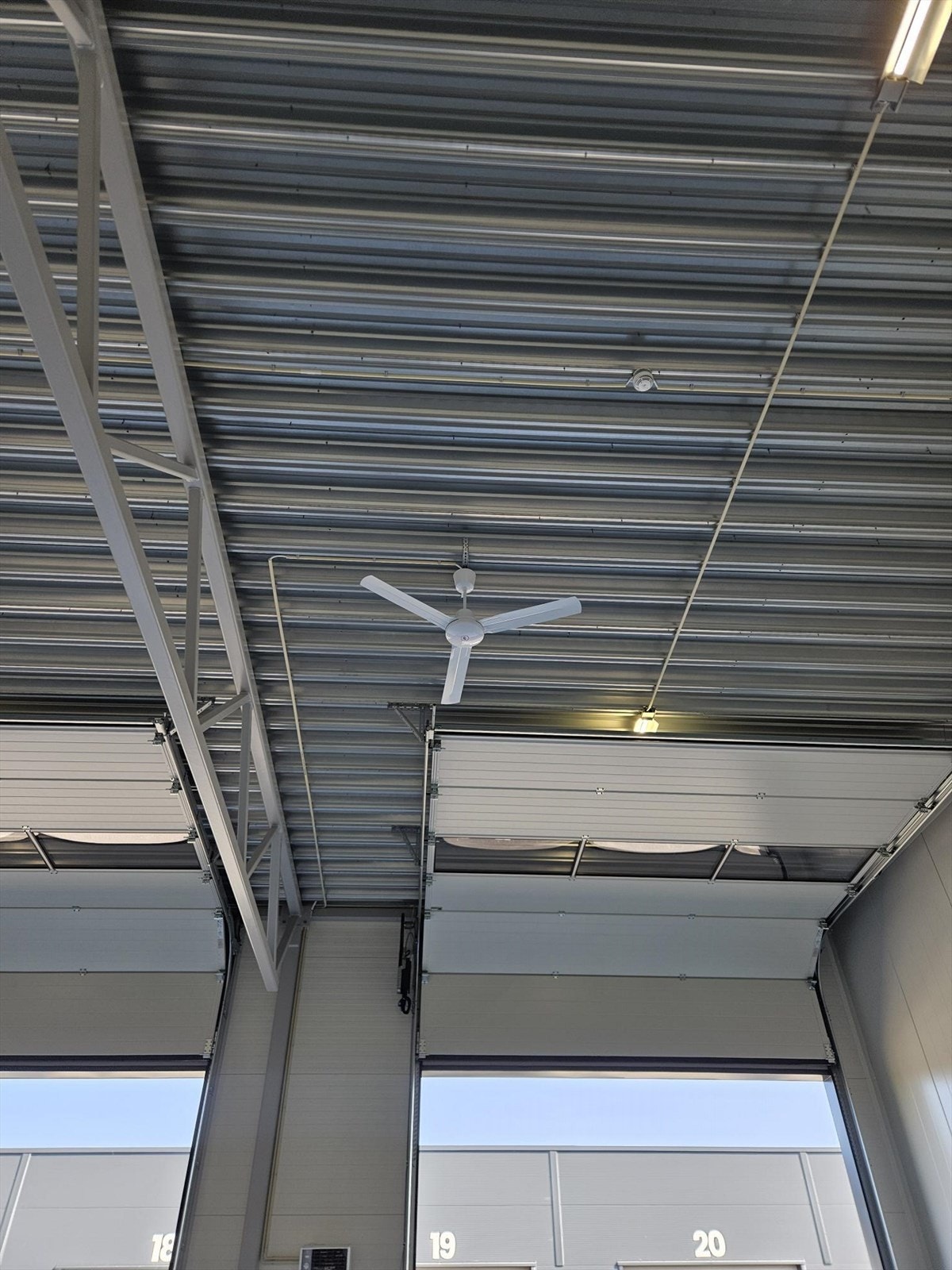 Vifte i himling. Galleribilde