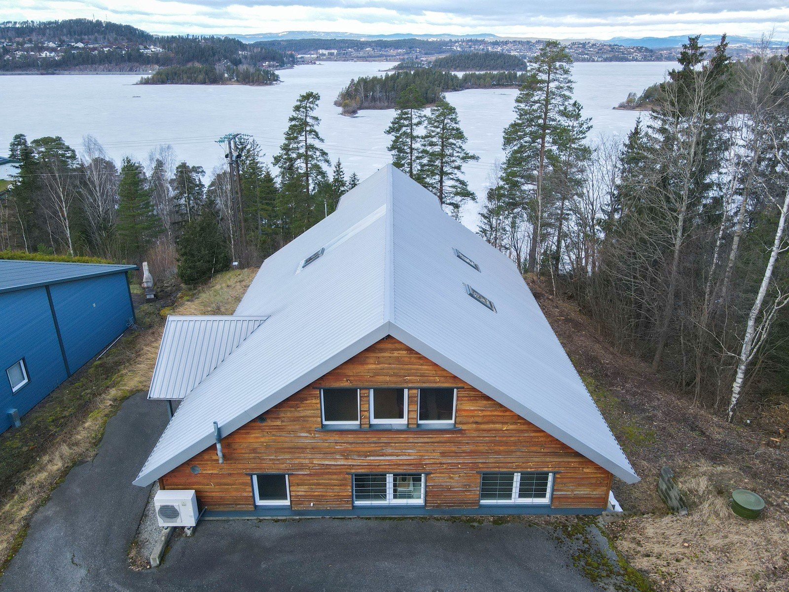 Lyseveien 18 - kombinasjonsbygg med lager/verksted og kontor Galleribilde