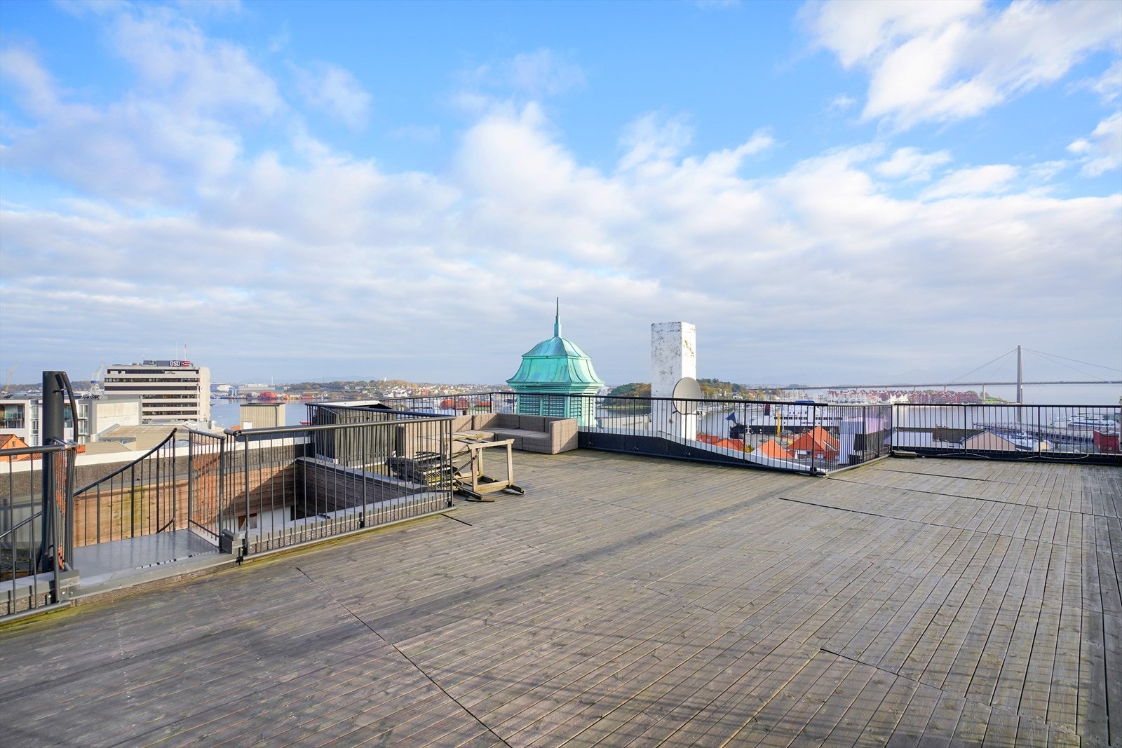 Felles takterrasse med storslått utsikt Galleribilde