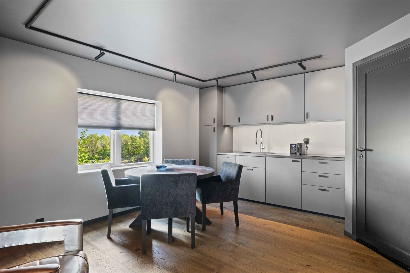 043.jpg Galleribilde