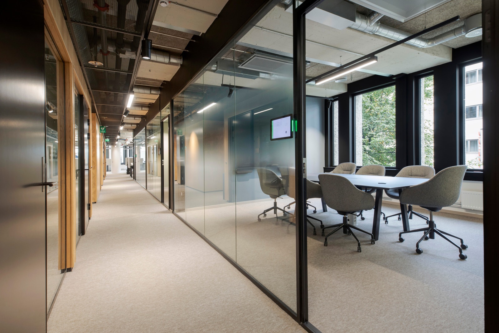 Lokalet har en god blanding av åpne løsninger, teamsrom, stillerom og møterom. Galleribilde