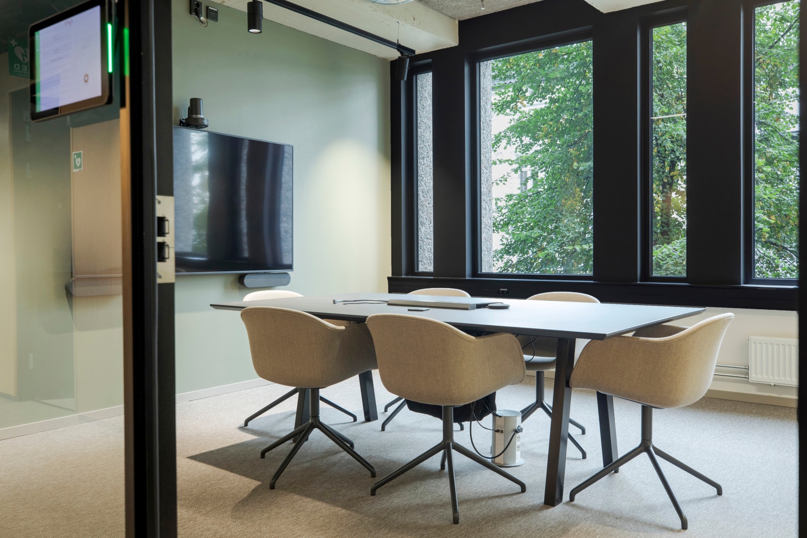 Lokalet har en god blanding av åpne løsninger, teamsrom, stillerom og møterom. Galleribilde