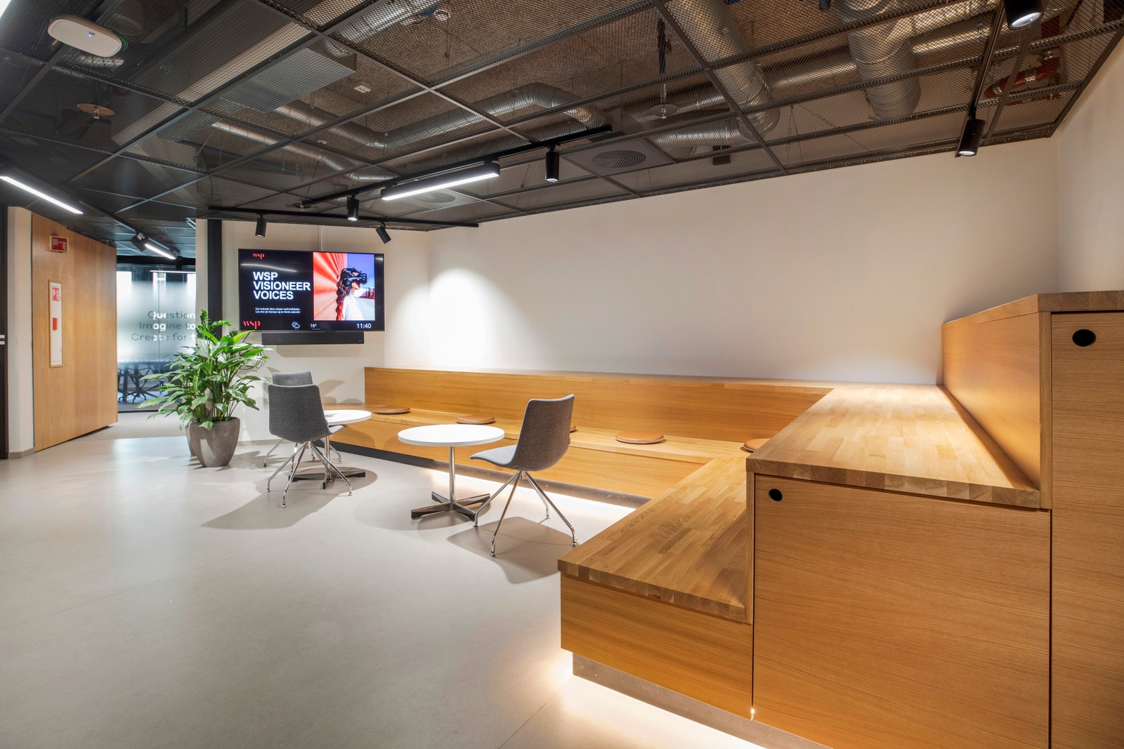 Hyggelig sosial sone m/ tekjøkken. Galleribilde