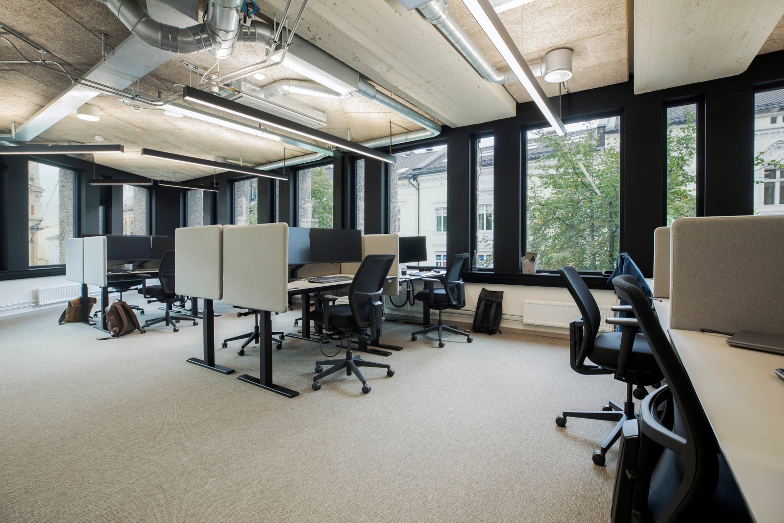 Lokalet har en god blanding av åpne løsninger, teamsrom, stillerom og møterom. Galleribilde