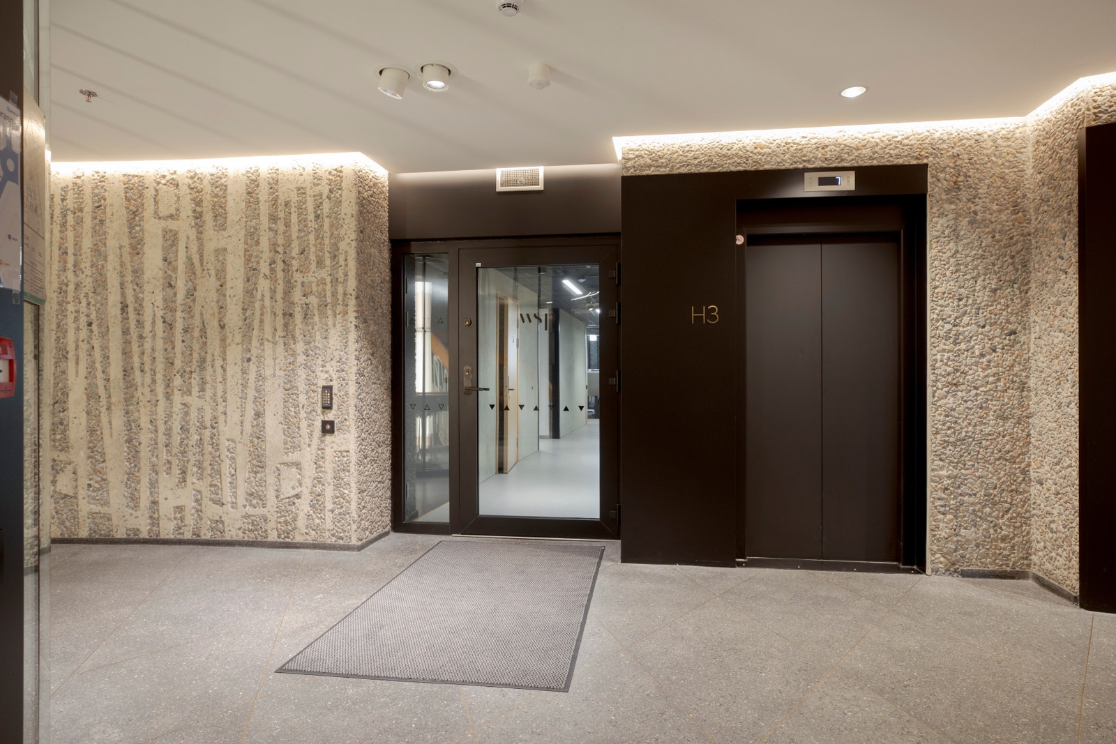 Inngangen til lokalet. Galleribilde