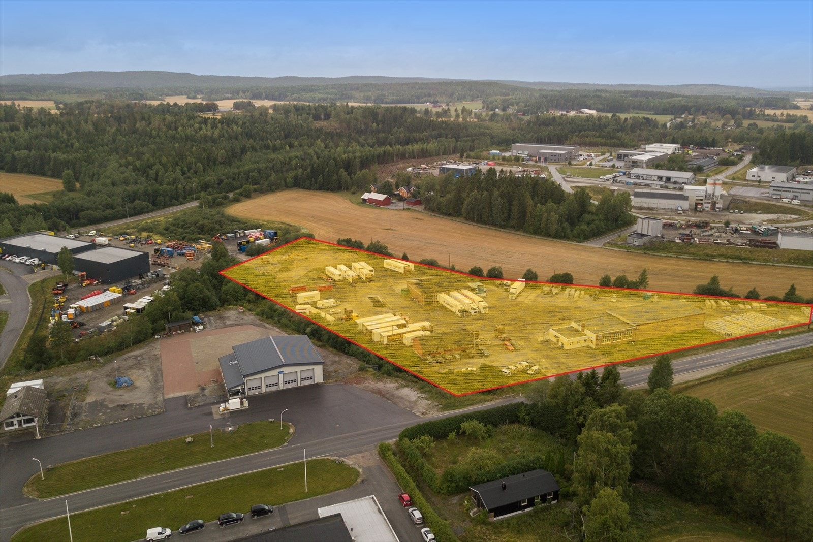 Attraktiv tomt sentralt til E18 i område med stor etablering. Galleribilde