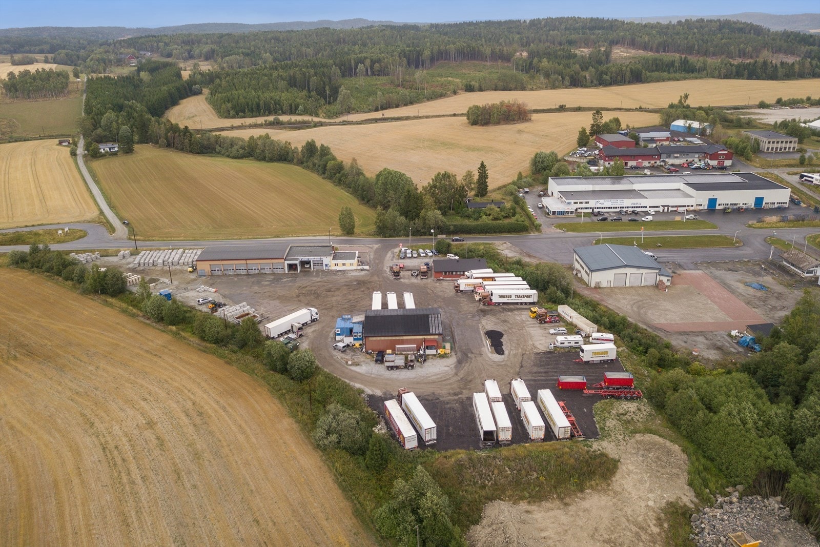 Byggeklar tomt med mulighet for å tilpasse nye bygg etter leietakers ønsker. Galleribilde