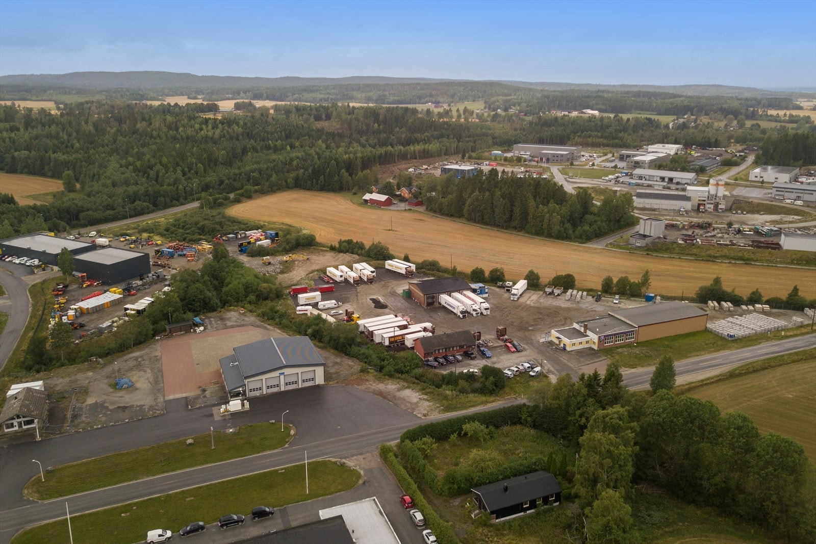 Veletablert næringspark med en rekke anerkjente aktører. Galleribilde