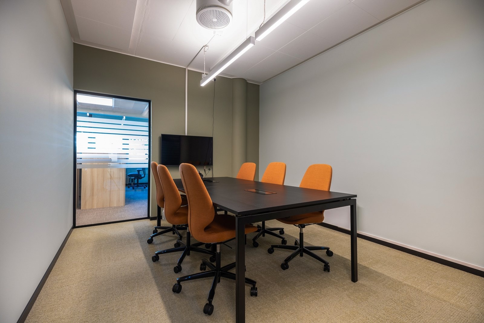 Lite møterom hos annen leietaker Galleribilde