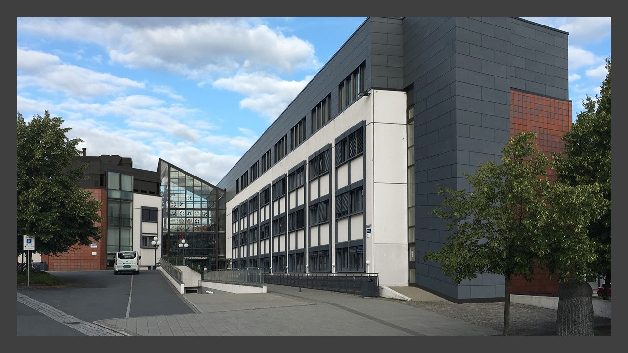 Fasade inngangsparti Galleribilde