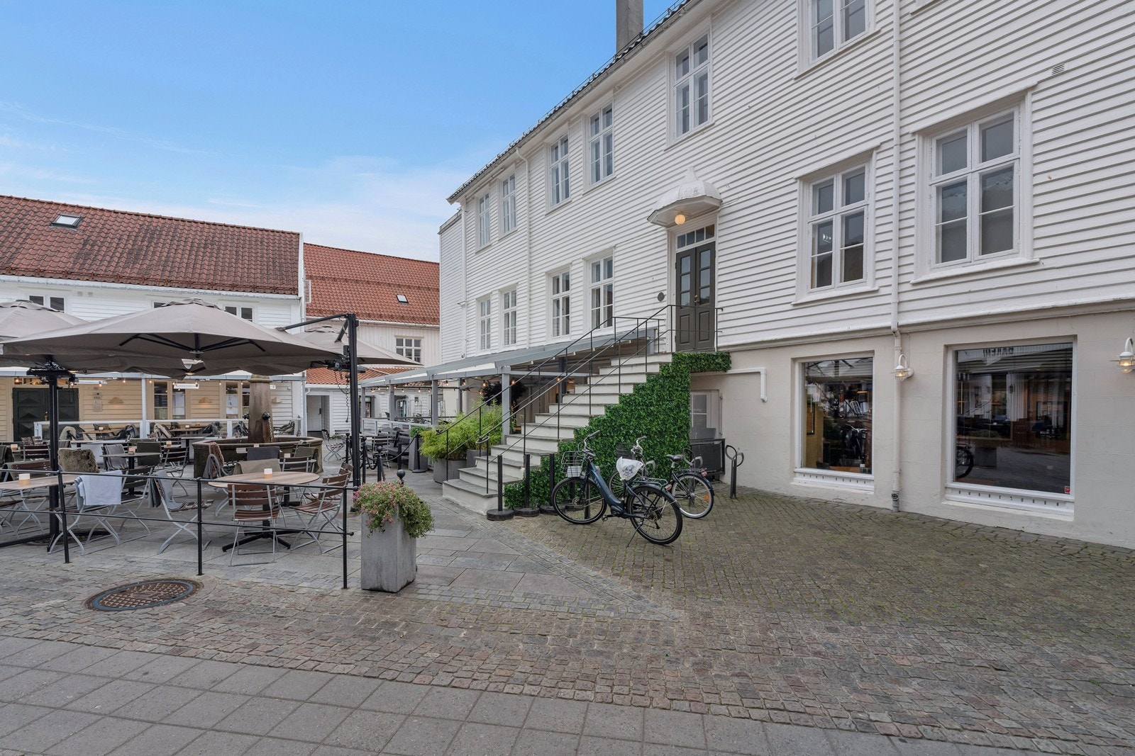 Et av flere inngangspartier Galleribilde