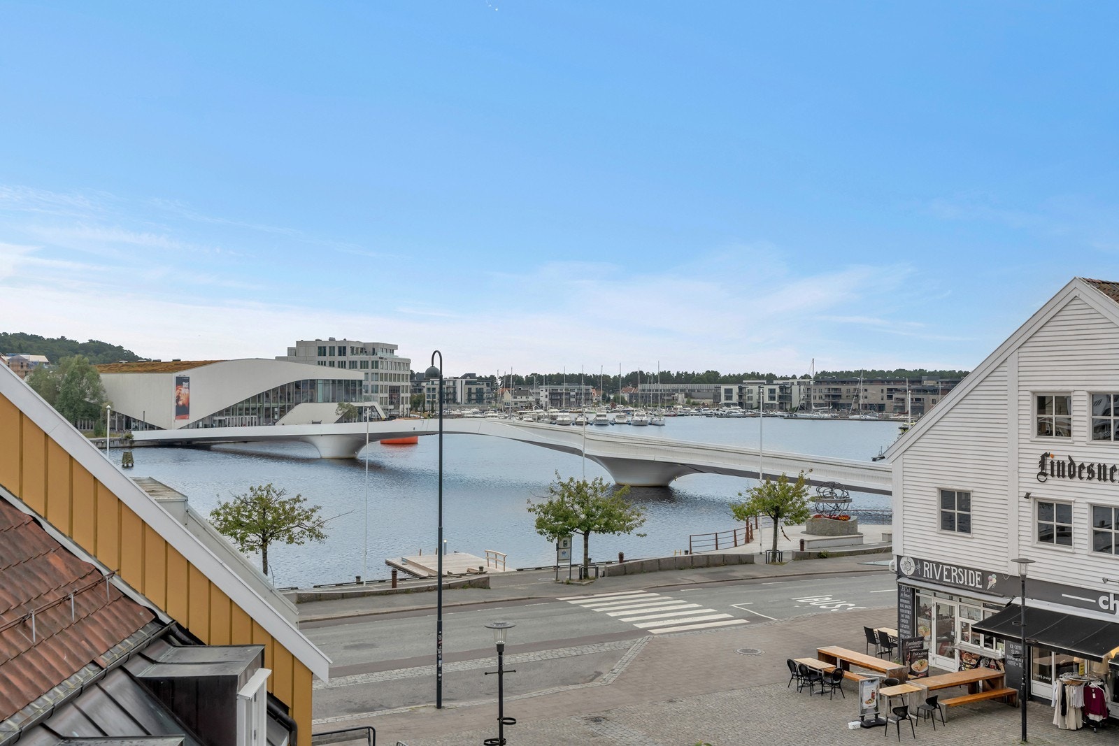 Utsikt fra vindu Galleribilde