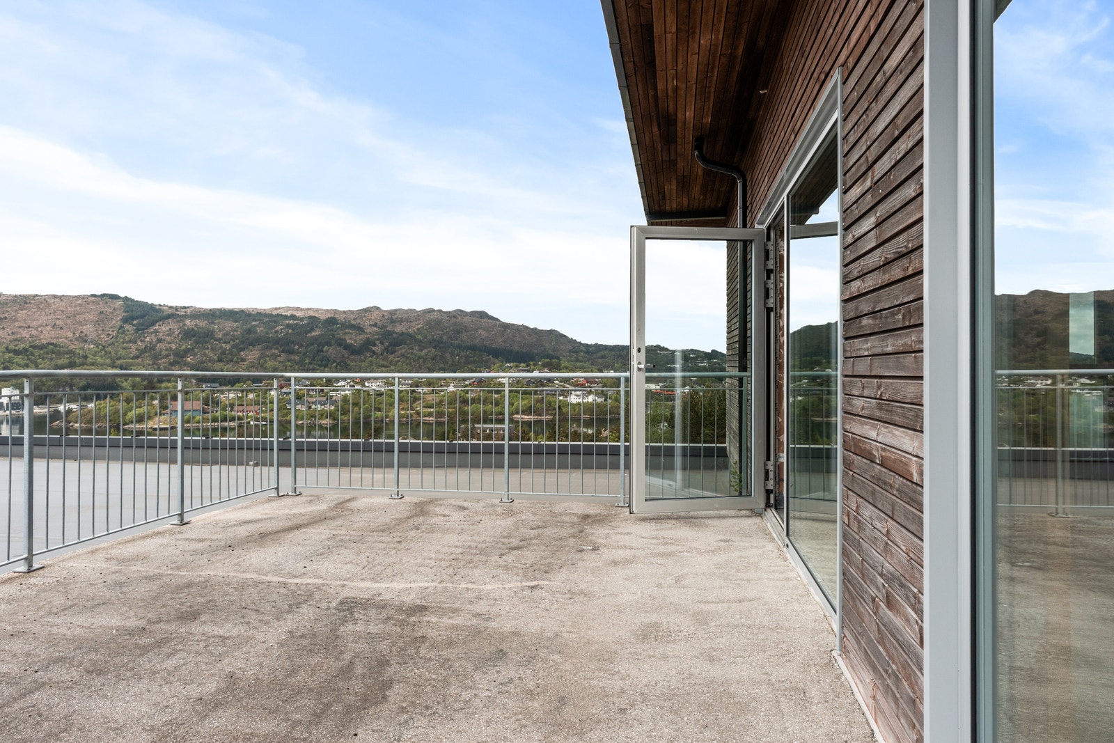 Takterrasse i byggets 3 etasje Galleribilde