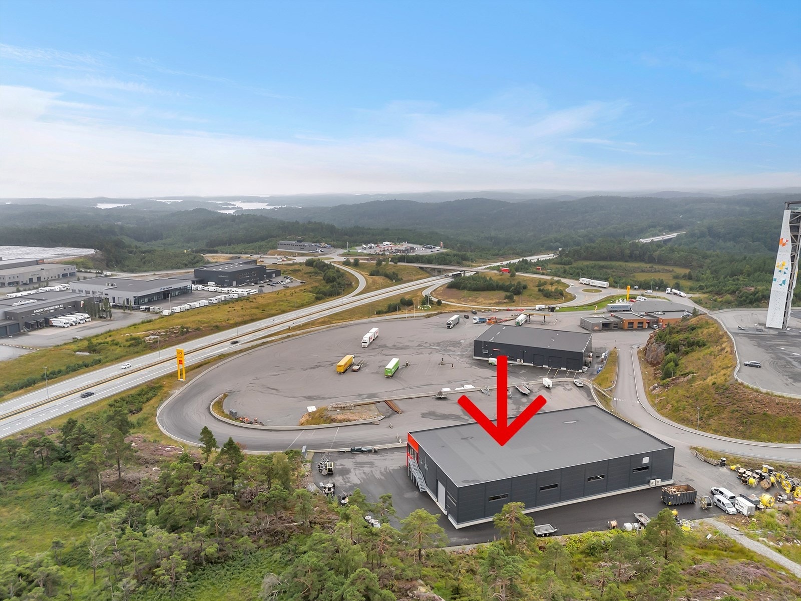 Svært synlig fra E18 Galleribilde