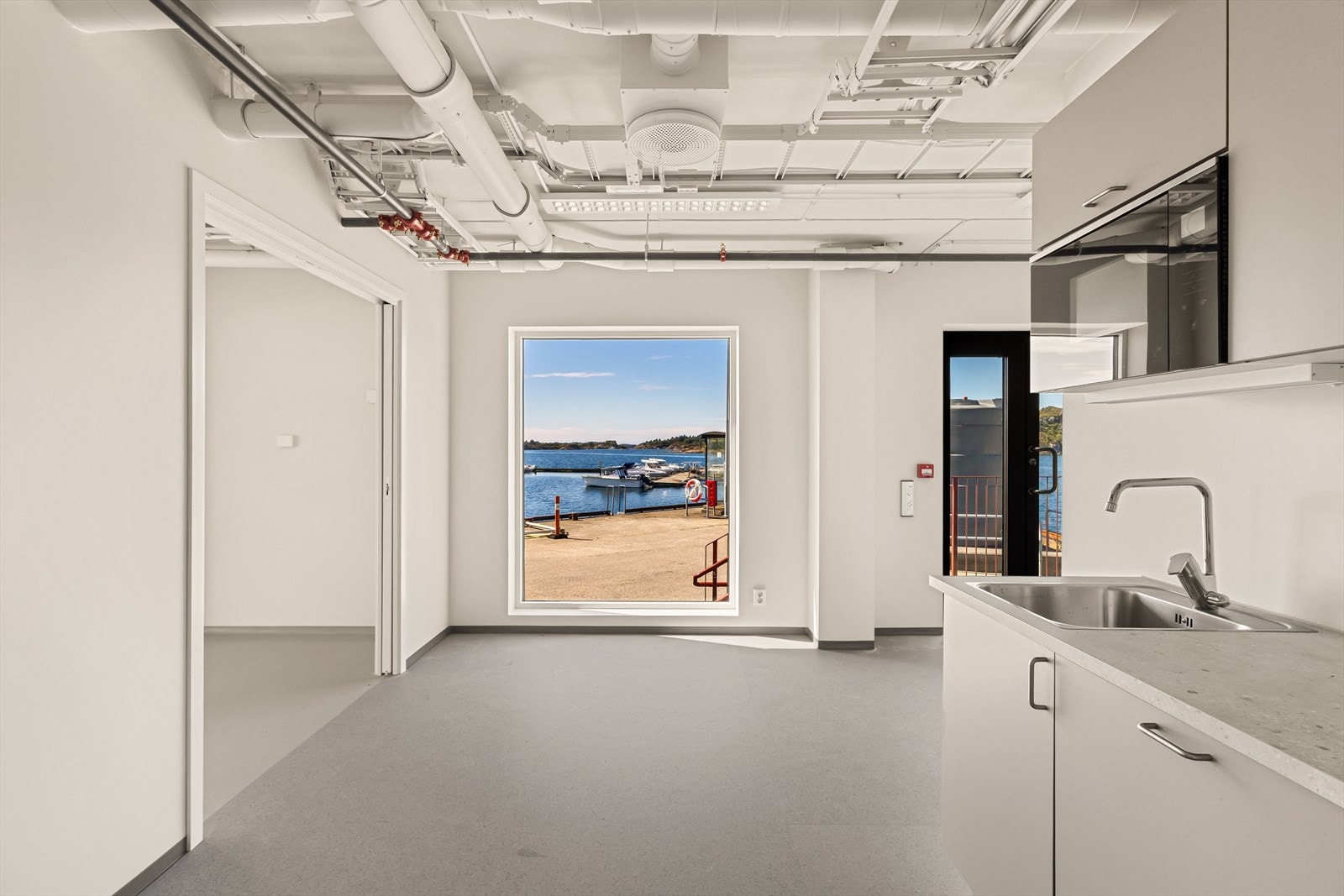 Lokalet er på ca 56 kvm. Galleribilde