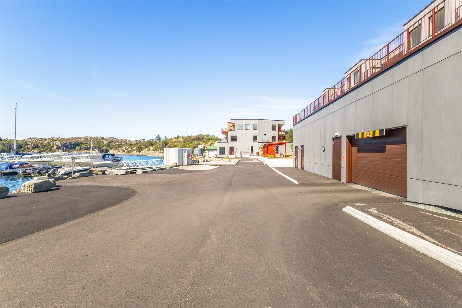 Tilhørende 1 plass i felles garasjeanlegg. Galleribilde