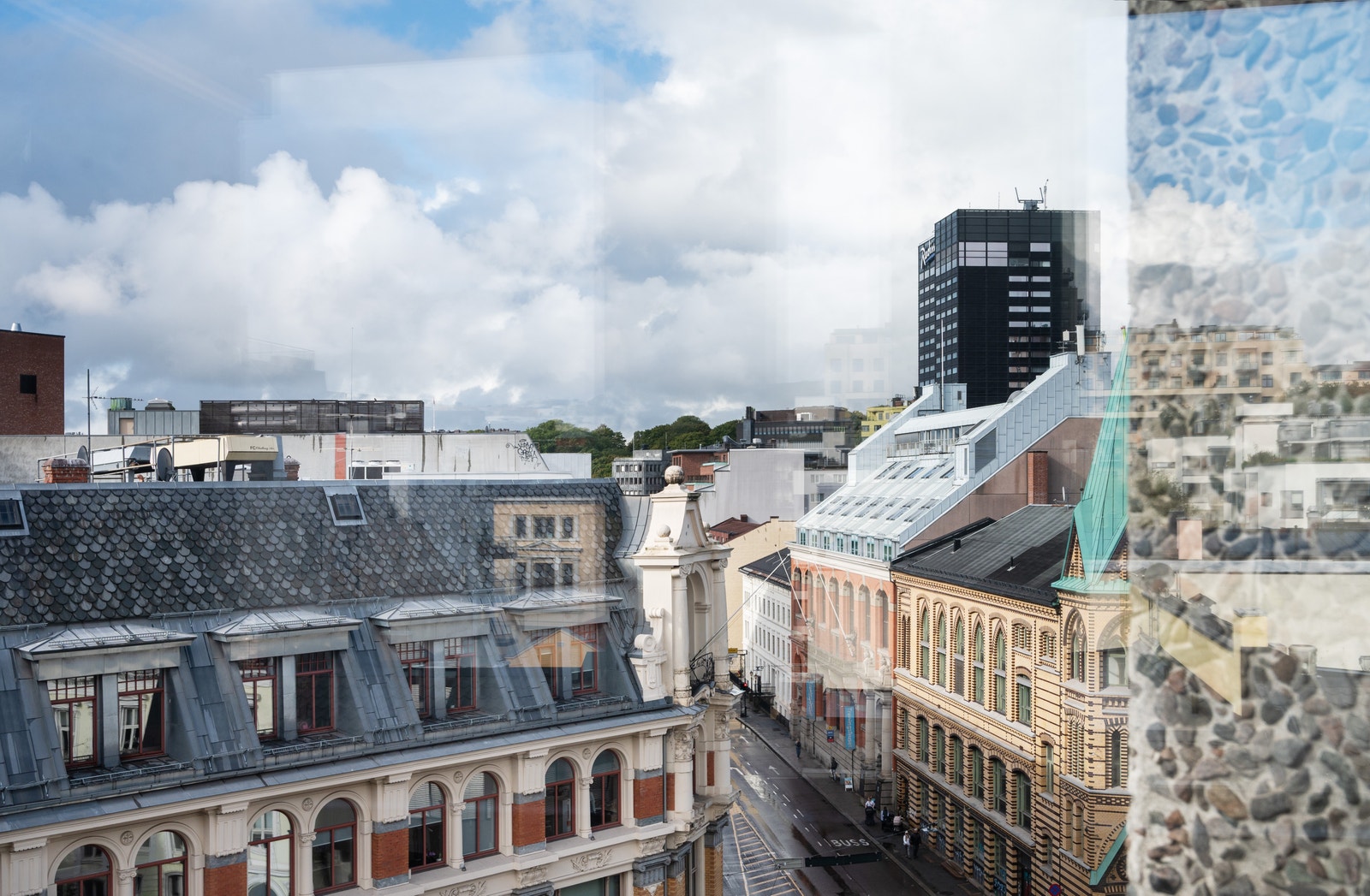 Alle vinduene, totalt 1100 stykker, er byttet ut for å følge dagens krav til inneklima. Galleribilde